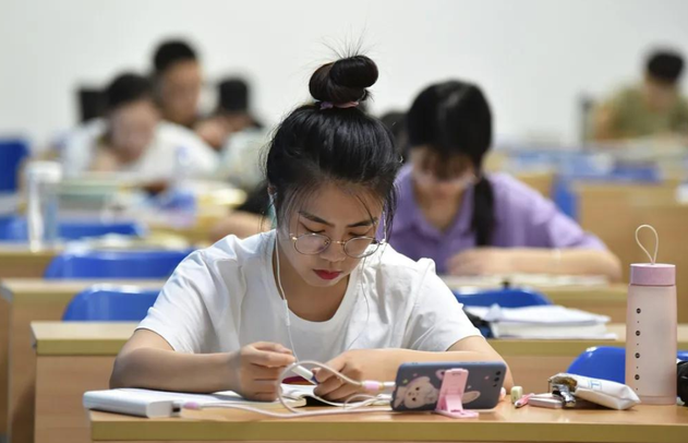 成績(jì)單翻譯需要做好哪些工作，翻譯成績(jì)單翻譯公司怎么收費的？