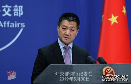 銳參考｜中美女主播辯論后，美國網(wǎng)友的反應有點(diǎn)出乎我們意料